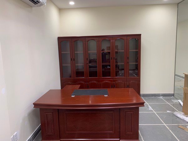 ban-lam-viec-giam-doc-nhap-khau-gr144