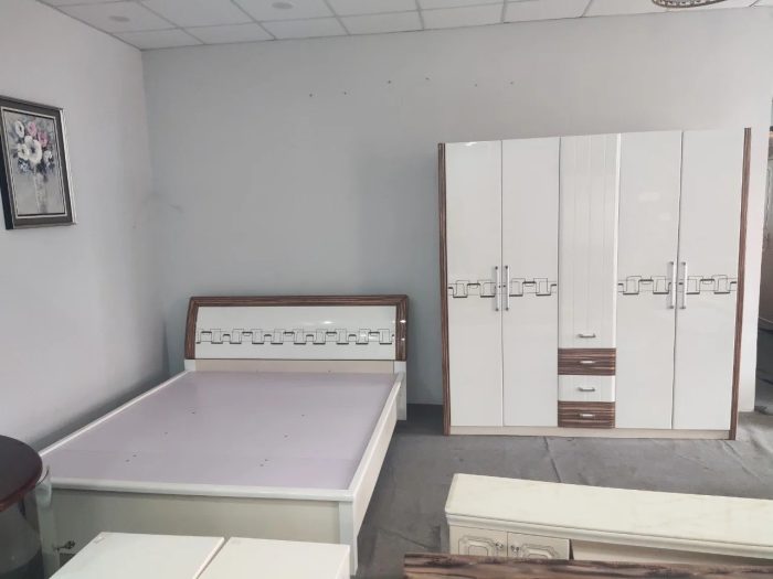 Giường ngủ hiện đại nhập khẩu GR603