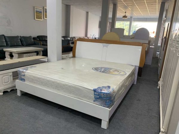 Giường ngủ hiện đại nhập khẩu GR802