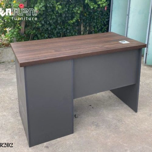 Bàn làm việc nhân viên hiện đại nhập khẩu GR202 5 Ban-lam-viec-nhan-vien-hien-dai-nhap-khau-GR202