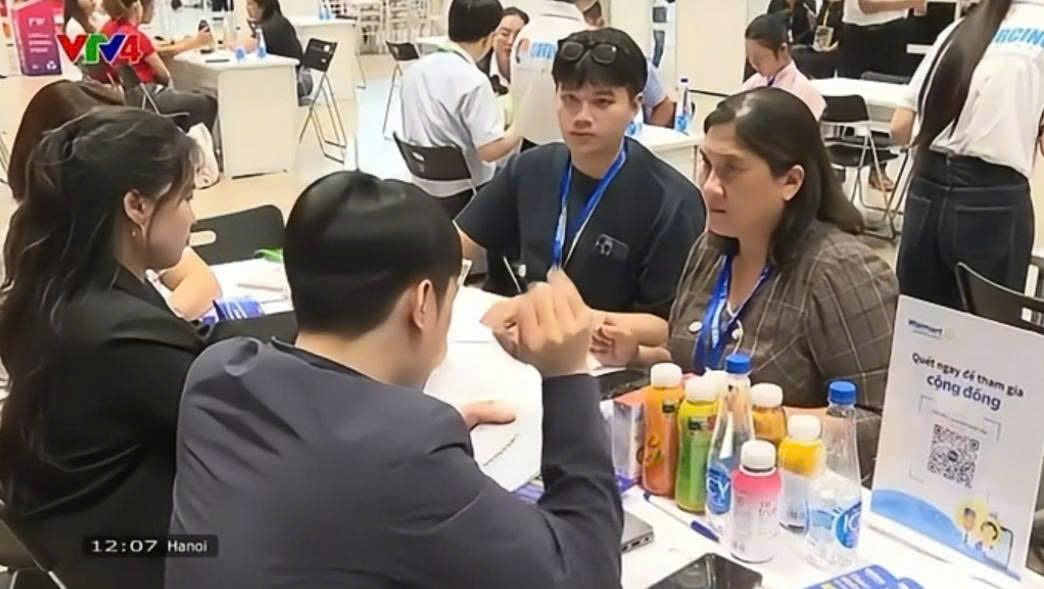 Kết Nối Chuỗi Cung Ứng Hàng Hóa: Hàng Việt Liên Tiếp Nhận Đơn Hàng Mới Trên Sóng VTV4 2 Kết Nối Chuỗi Cung Ứng Hàng Hóa - Đại diện Greenfurni trên VTV4 (Nguồn: VTV4)