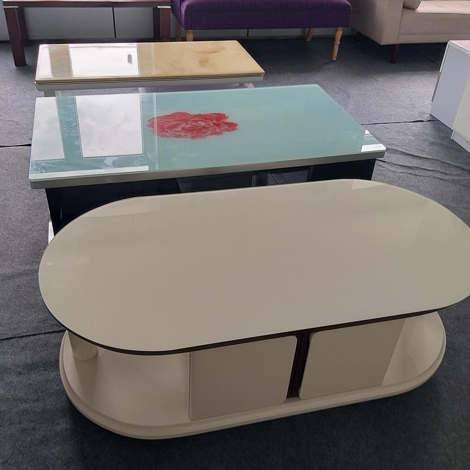 Bí Quyết Chọn Bàn Trà Phòng Khách Đẹp, Hiện Đại Và Sang Trọng 1 ban tra sofa phong khach mat kinh 1m3 gr 808 1